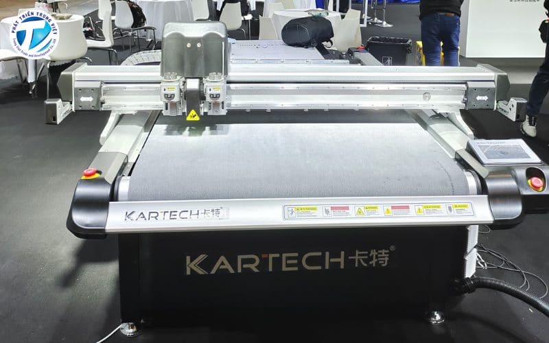Giá máy cắt vải công nghiệp